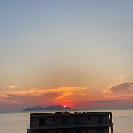 Sea View Apartment *